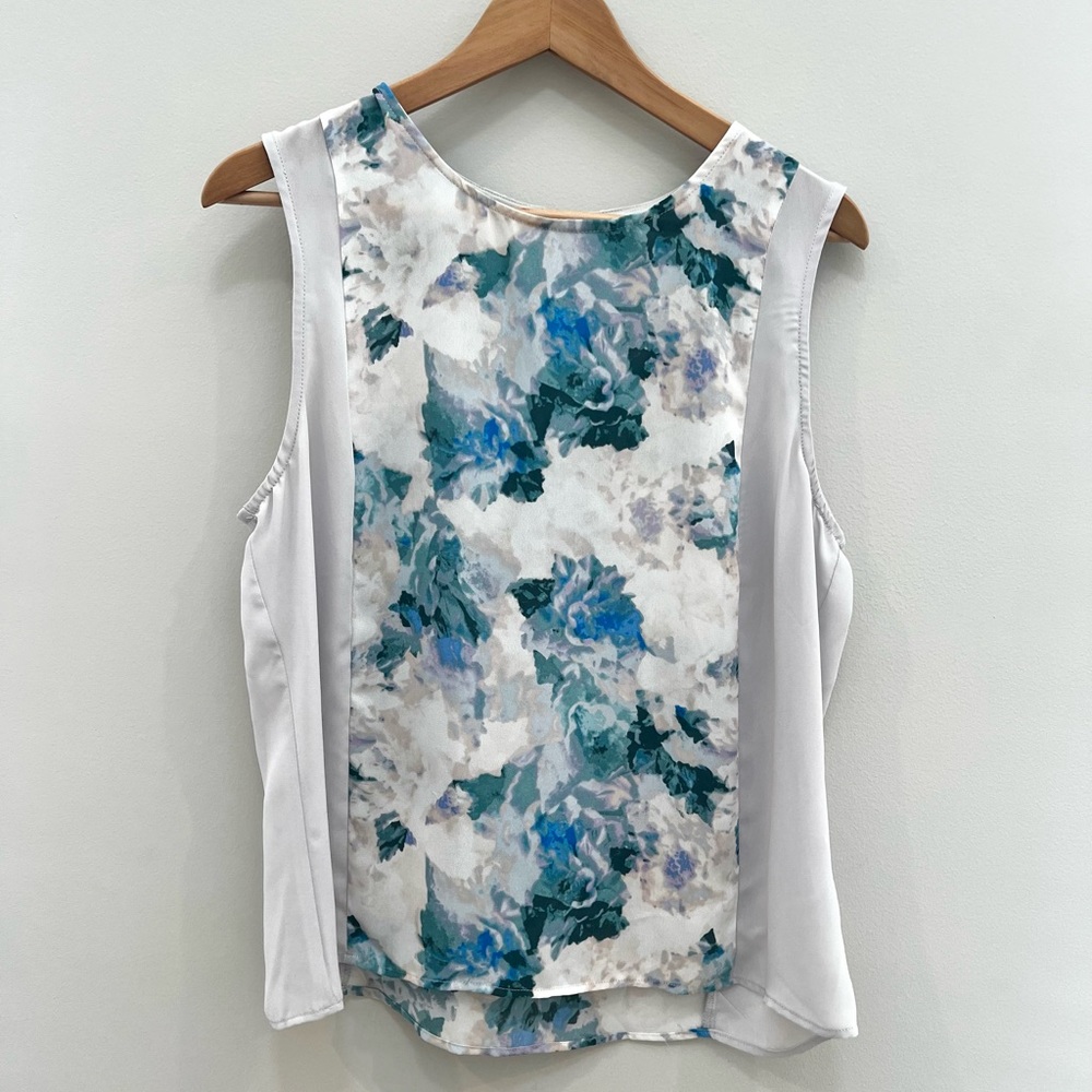 Violet & Clair floral blouse top size L